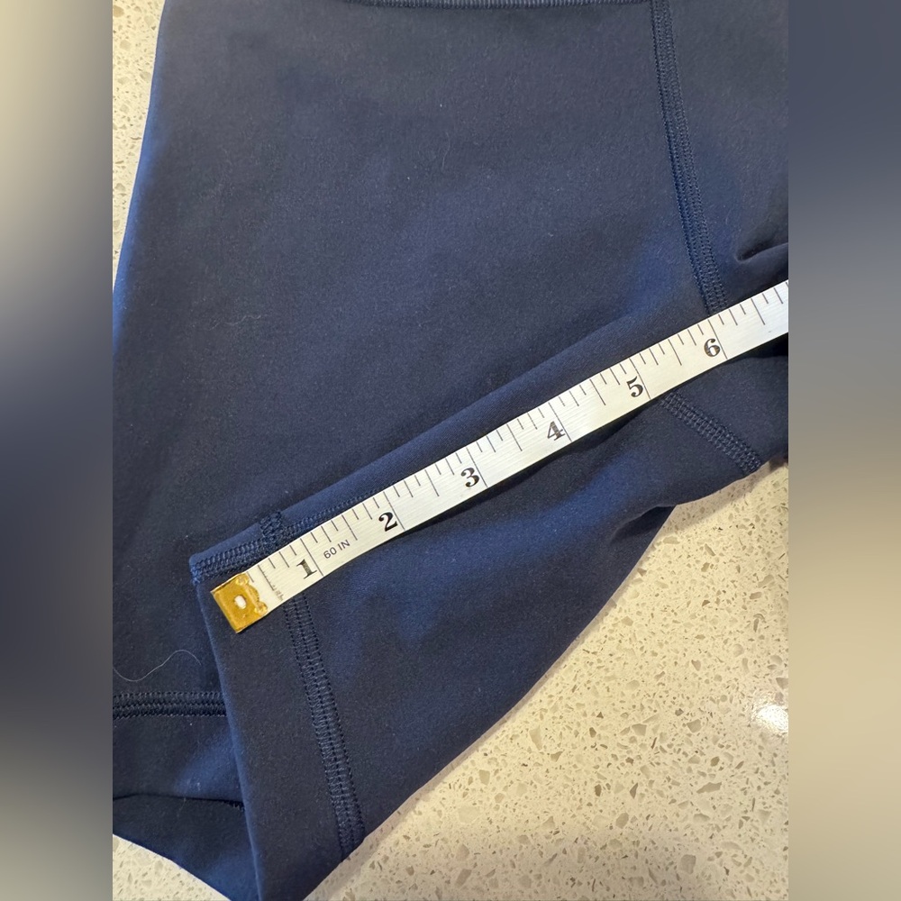 Lululemon Women’s Size 4 Align Yoga 6’ Shorts Navy Blue NWOT - never worn - Picture 9 of 9